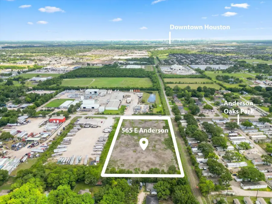 565 E Anderson, aerial middle view highlighted